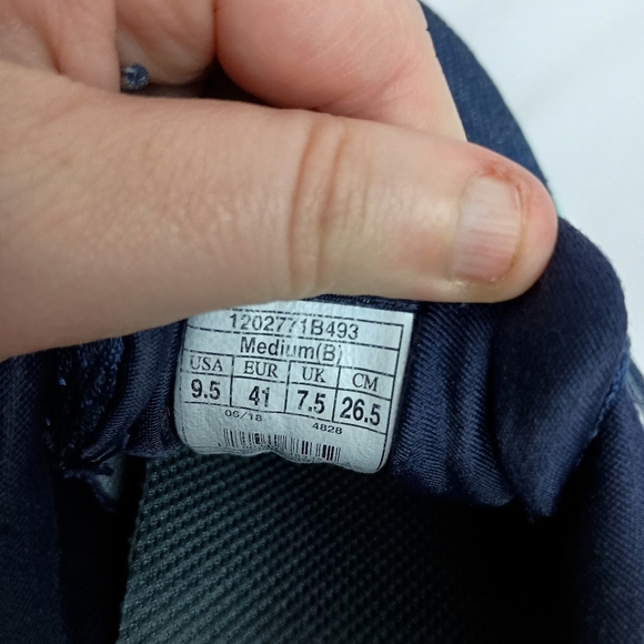 BROOKS Ghost 11 Blue and Green Athletic Shoes with Breathable Mesh (#125) - Picture 10 of 10